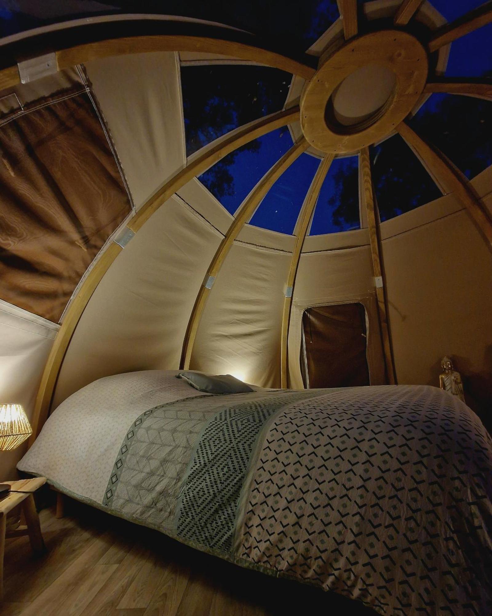 Les Nuits De Cassiopee Bed and Breakfast Sorde-lʼAbbaye Rum bild