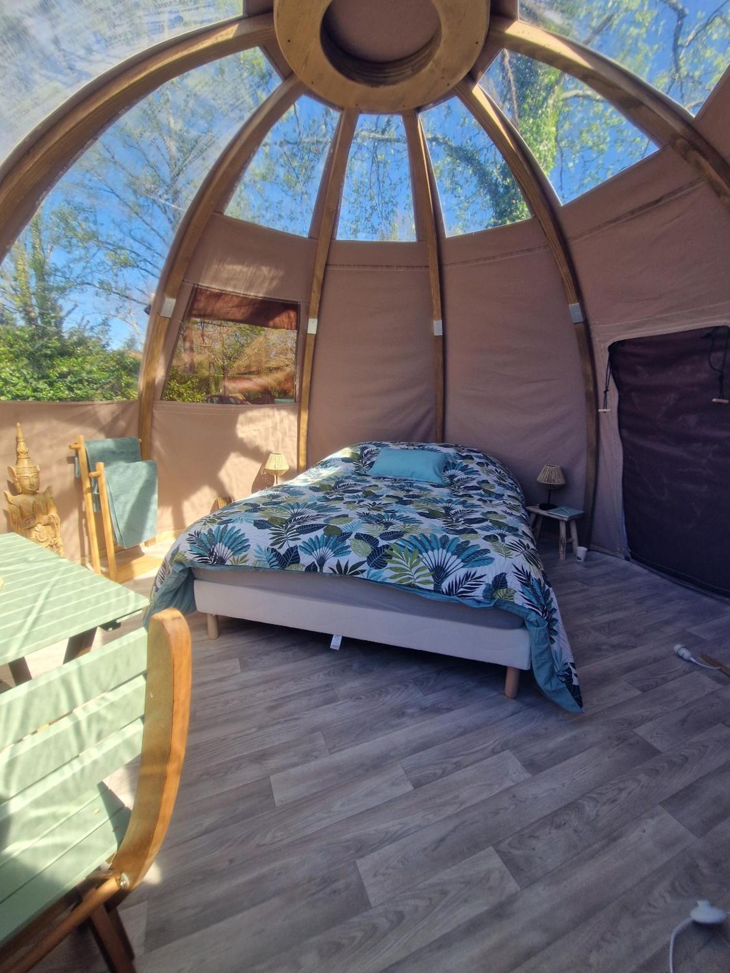 Les Nuits De Cassiopee Bed and Breakfast Sorde-lʼAbbaye Rum bild