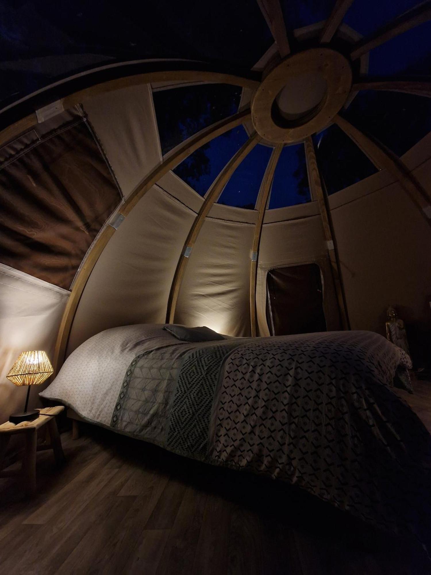 Les Nuits De Cassiopee Bed and Breakfast Sorde-lʼAbbaye Rum bild
