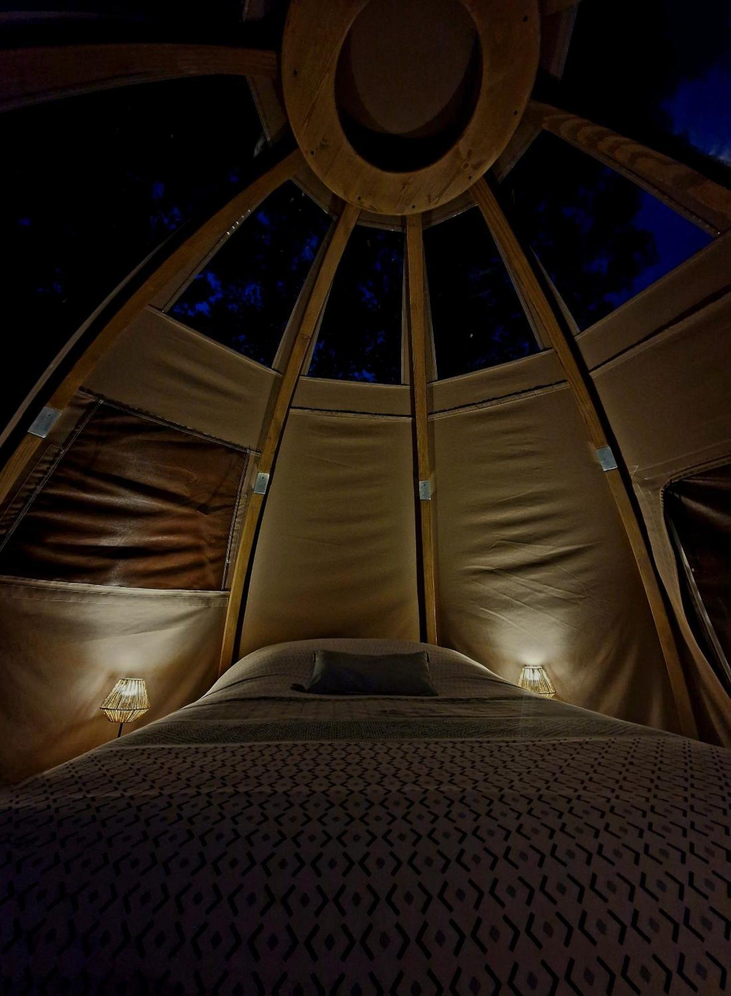 Les Nuits De Cassiopee Bed and Breakfast Sorde-lʼAbbaye Rum bild
