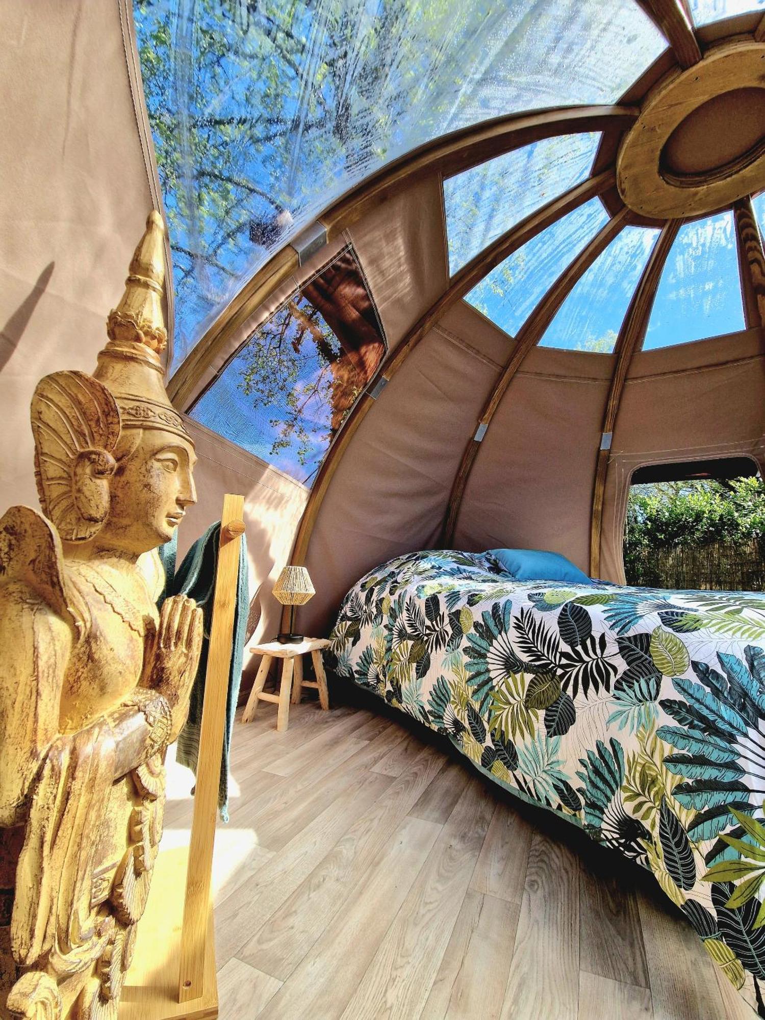 Les Nuits De Cassiopee Bed and Breakfast Sorde-lʼAbbaye Rum bild